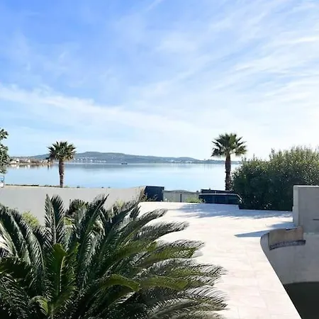 La Belle De Thau ! *