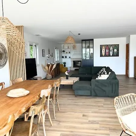 ヴィラ La Belle De Thau ! セット