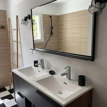 La Belle De Thau ! Villa *